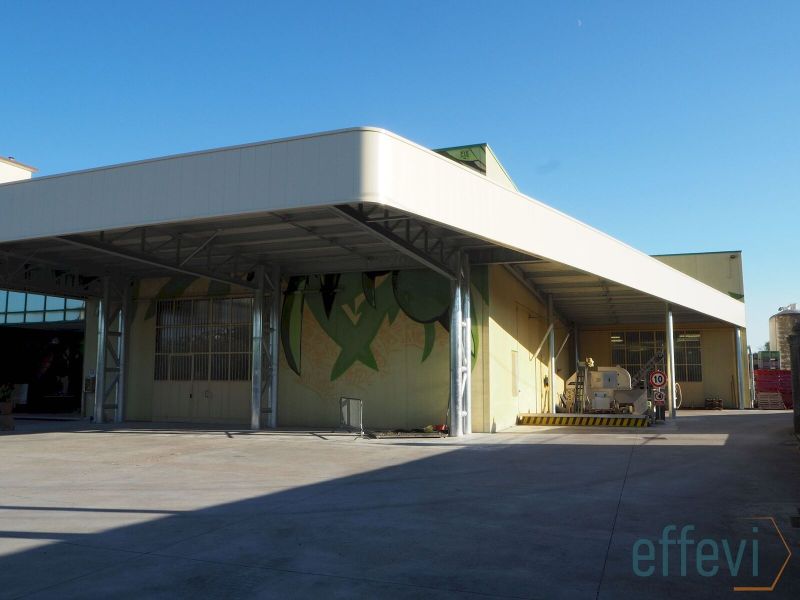 Tettoia in acciaio Effevi per Turri Oleificio