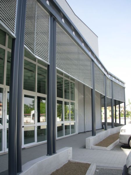 Tettoia in acciaio Effevi per Cosma Center