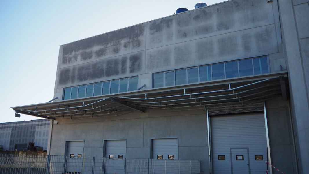Tettoia in acciaio Effevi per Alfa Laval