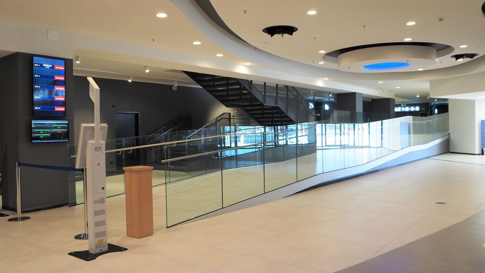 Scala di servizio architettonica Effevi per UCI Luxe Palladio (120_06.JPG)