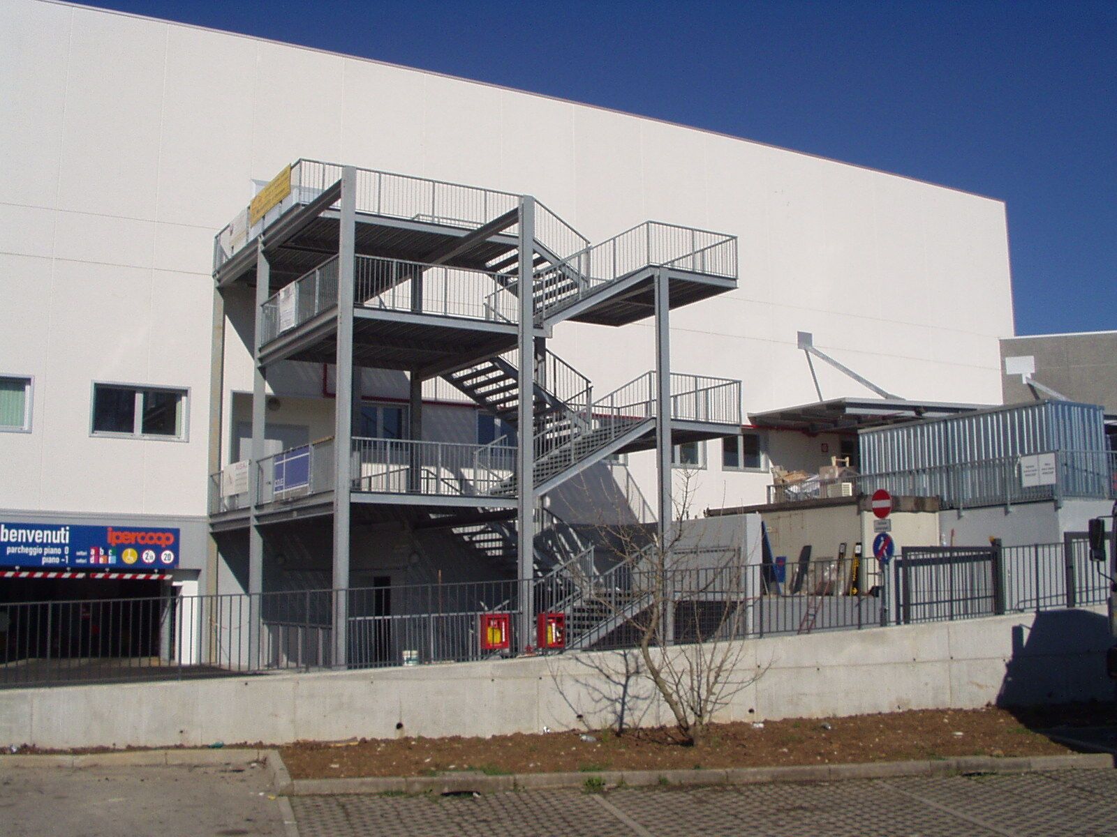 Scala di sicurezza Effevi per Ipercoop (165_17.jpg)