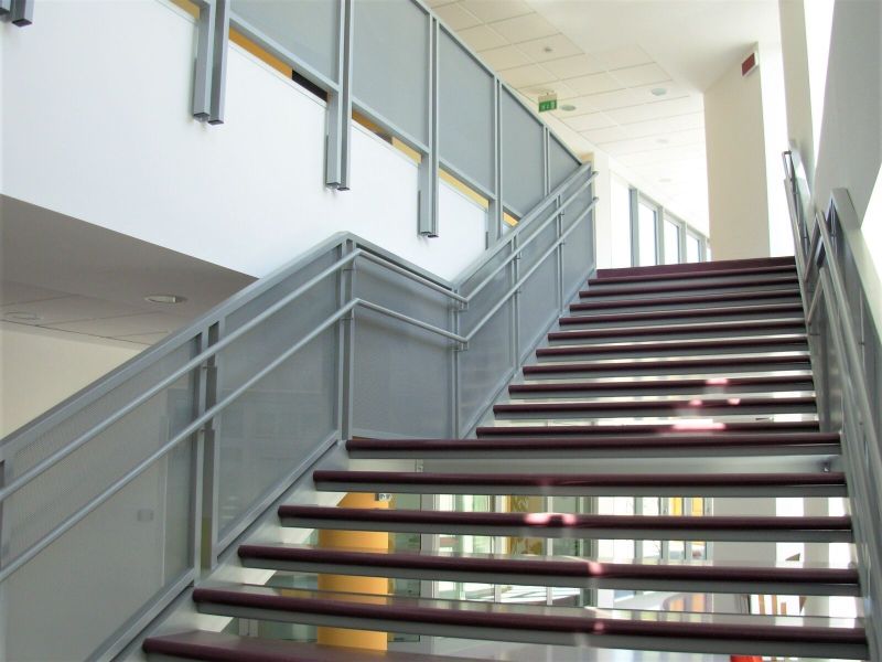 Scala di servizio architettonica Effevi per Scuola Media Giuseppe Ungaretti