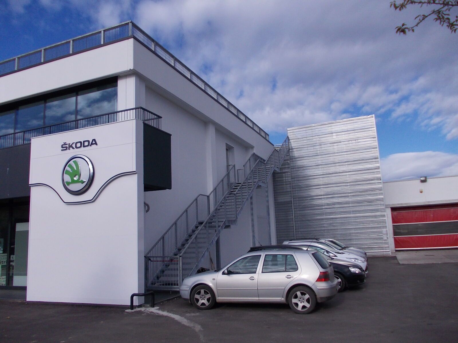 Struttura a disegno, su misura Effevi per Autovega Concessionaria Skoda (175_02.jpg)