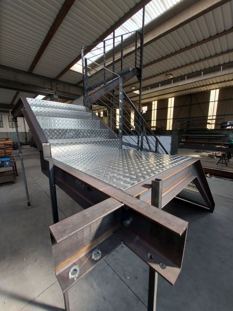 Scala di servizio architettonica Effevi per Unitec (221_04.jpg)