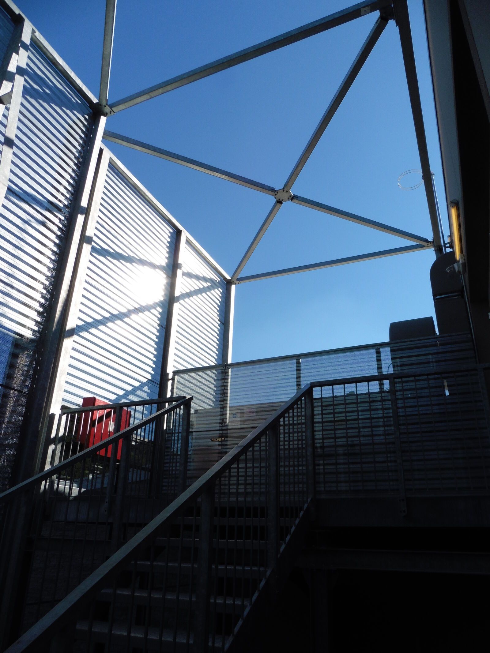 Scale di sicurezza rivestita Effevi per Piscina Comunale di Arzignano (134_10.JPG)