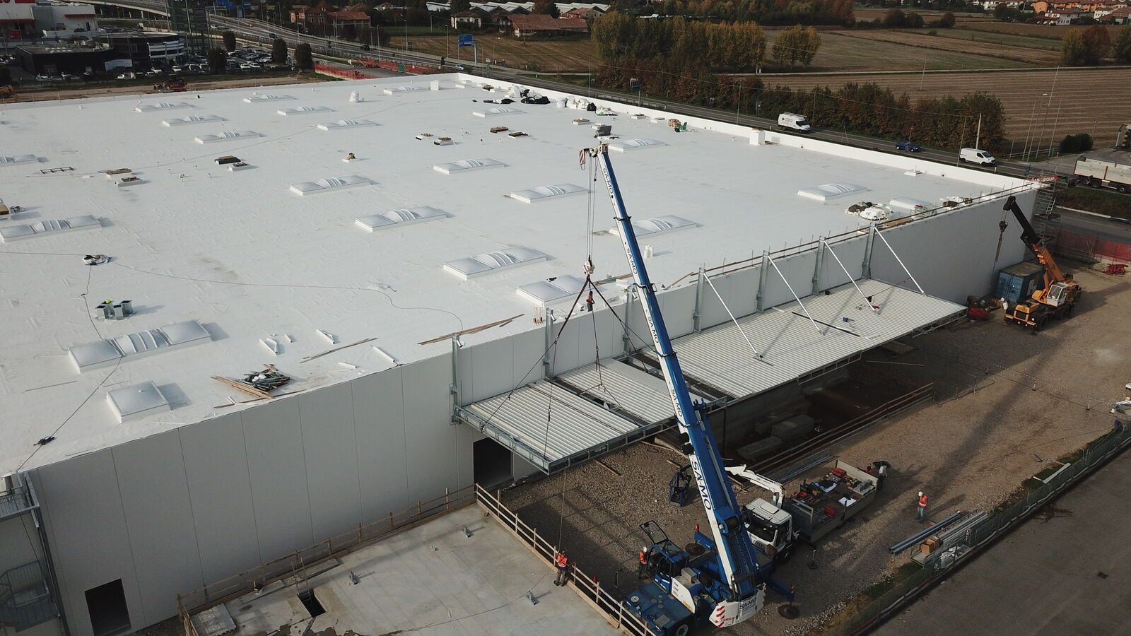 Tettoia in acciaio Effevi per Globo (102__18.JPG)