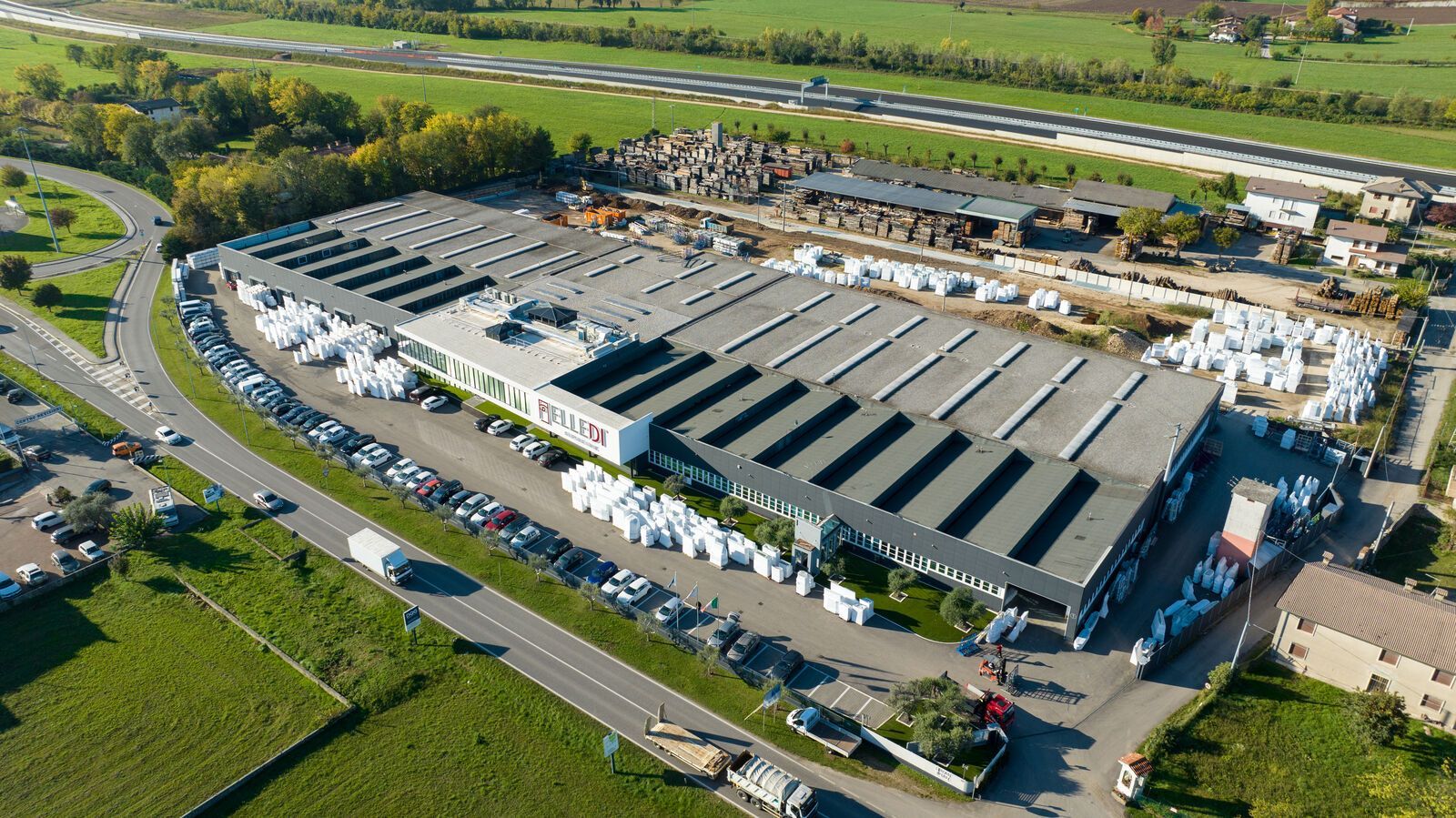 Edificio in acciaio Effevi per Elledi (222_37.JPG)