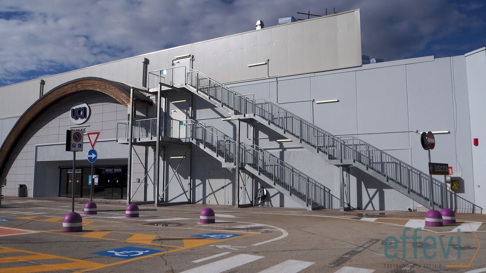 Scala di sicurezza Effevi per Uci Luxe Palladio (163_02.jpg)