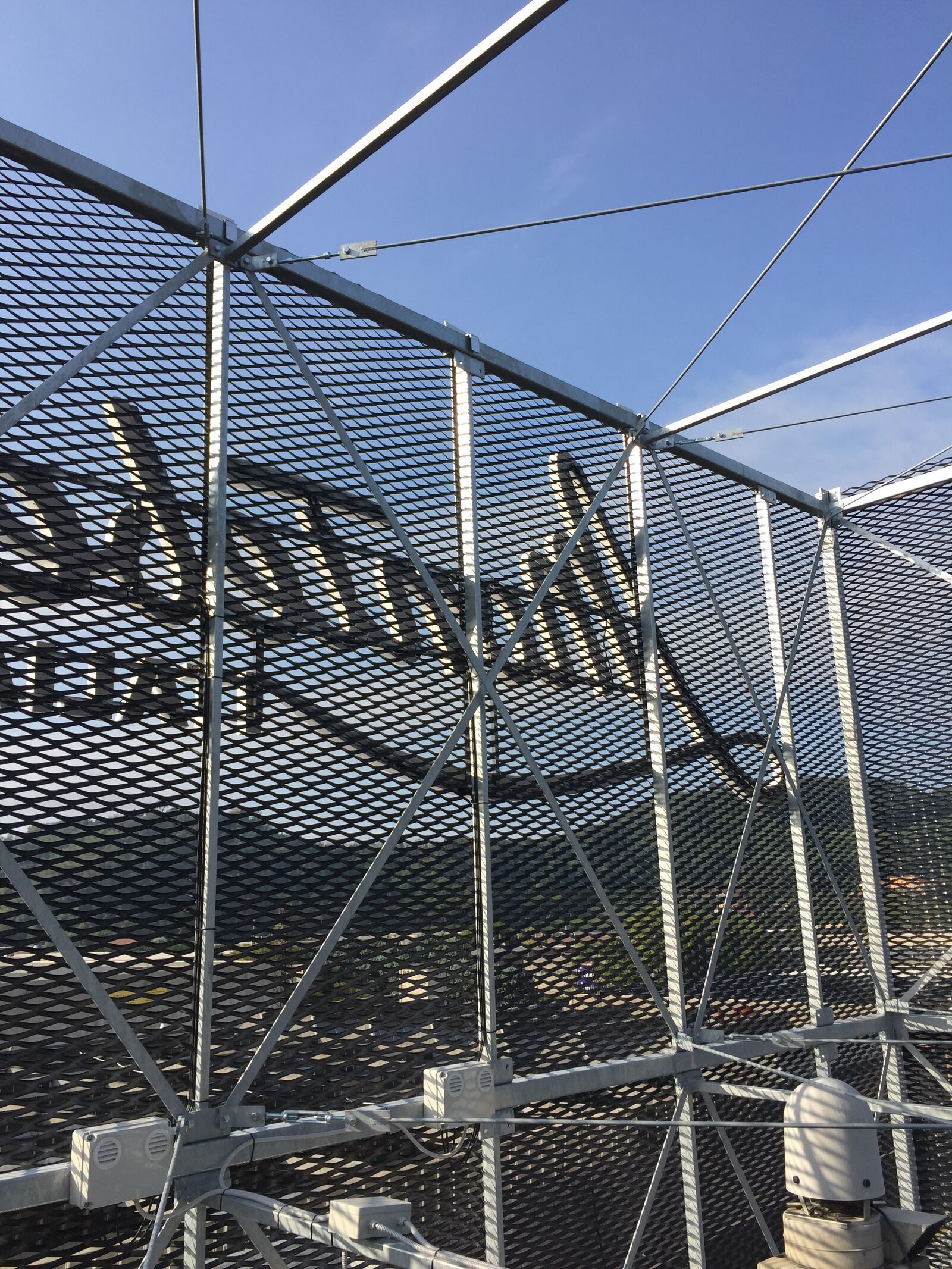 Totem pubblicitario Effevi per Conceria Montebello (88__14.JPG)