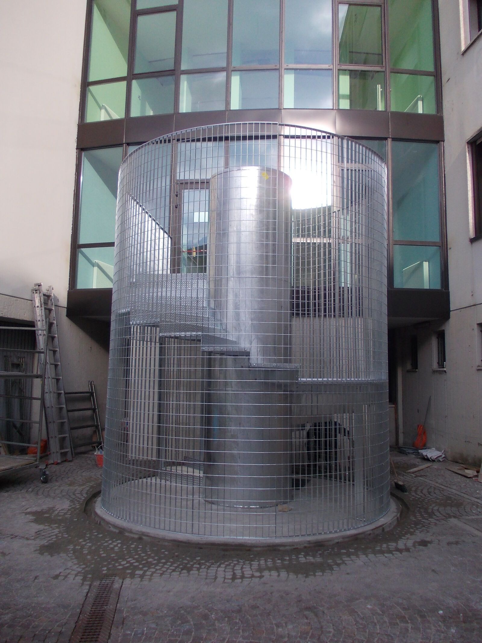 Scala di sicurezza a chiocciola Effevi per Ospedale San Giacomo Apostolo (125_07.jpg)