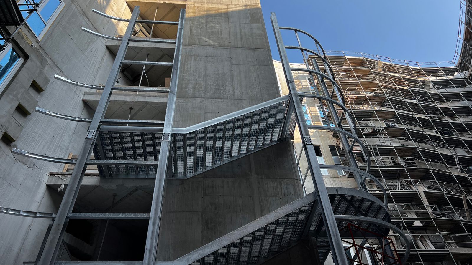 Scale di sicurezza rivestita Effevi per Ospedale di Montecchio (S4) (213_06.jpg)