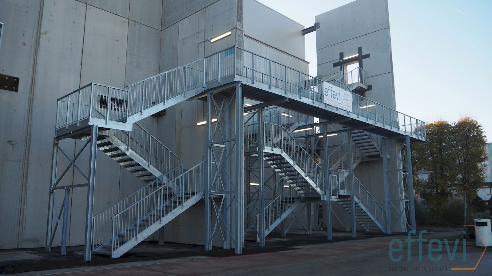 Scala di sicurezza Effevi per Uci Luxe Palladio (163_05.jpg)