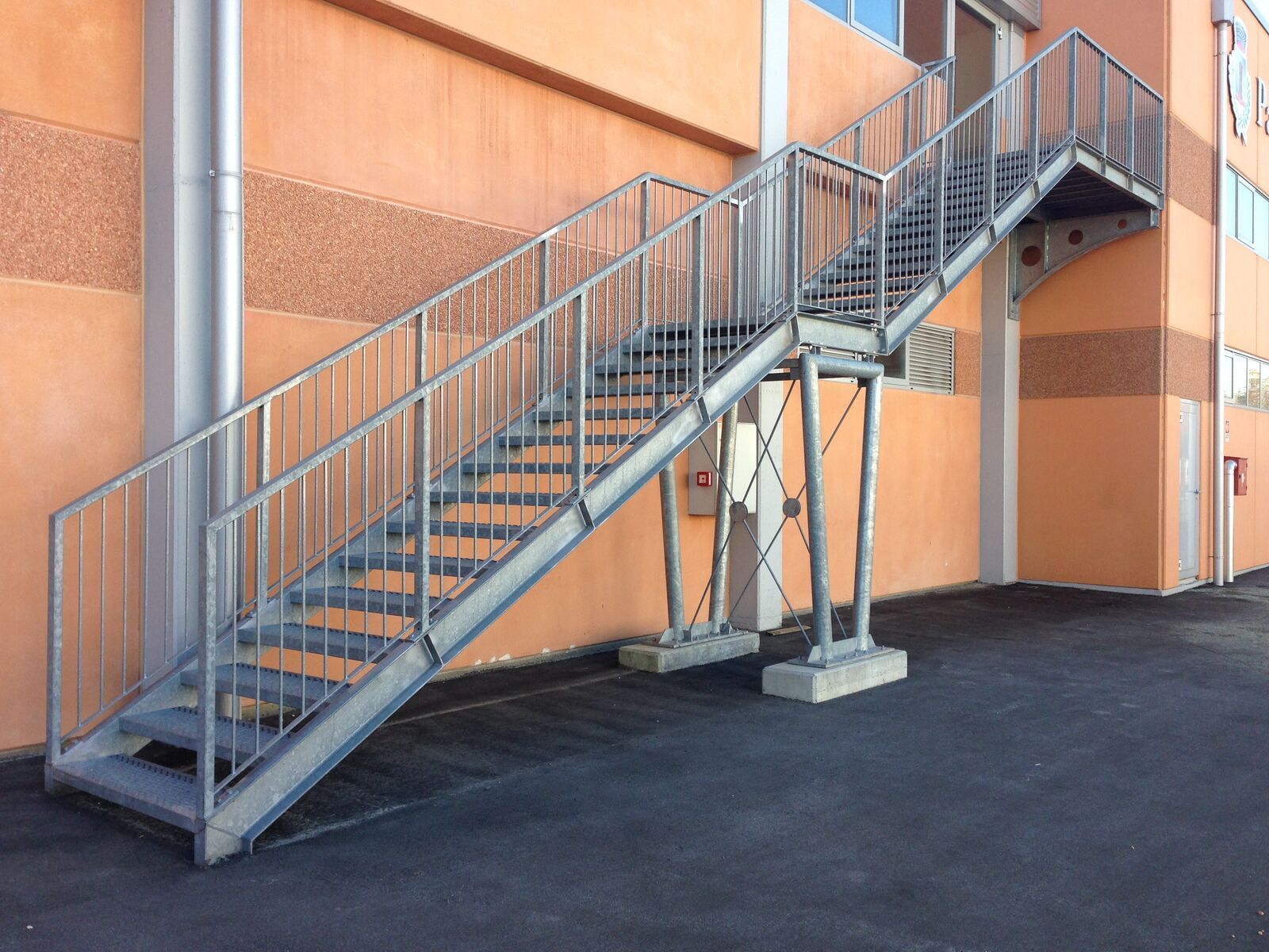 Scala di sicurezza Effevi per Palavillanova (172_01.jpg)