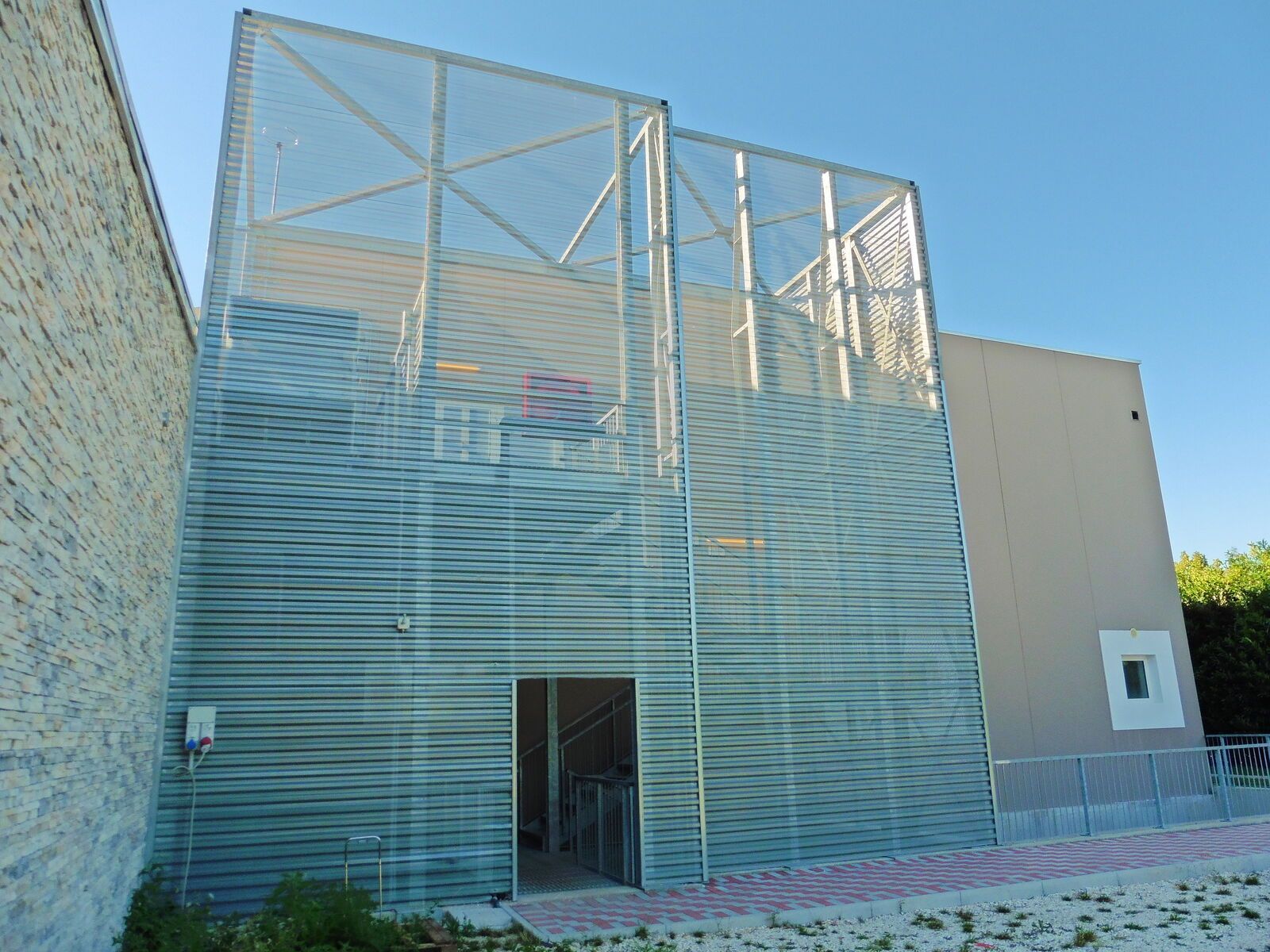 Scale di sicurezza rivestita Effevi per Piscina Comunale di Arzignano (134_07.JPG)