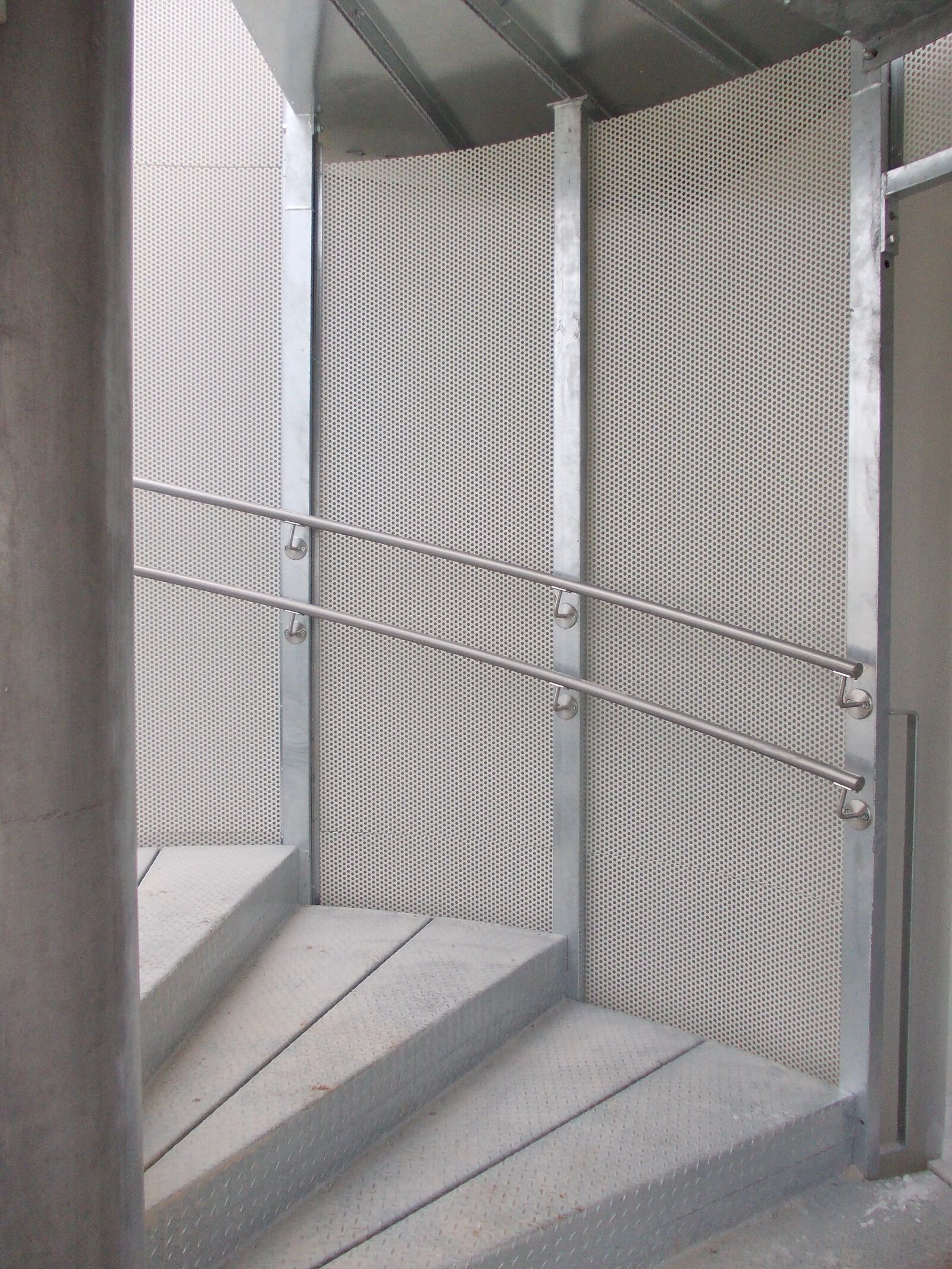 Scala di sicurezza a chiocciola Effevi per Camping Piani di Clodia (126__13.JPG)