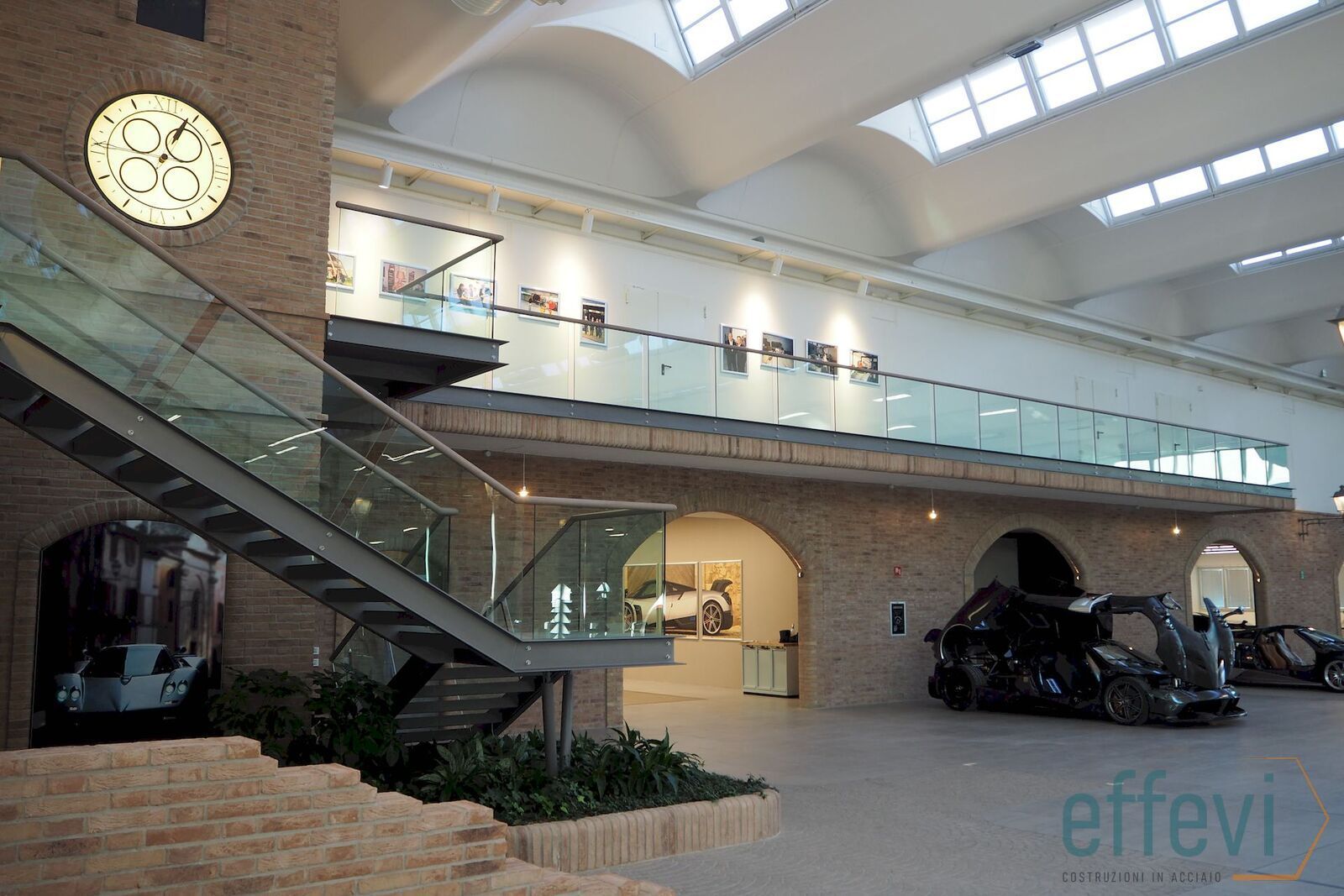 Scala di servizio architettonica Effevi per Pagani Automobili (110_03.jpg)
