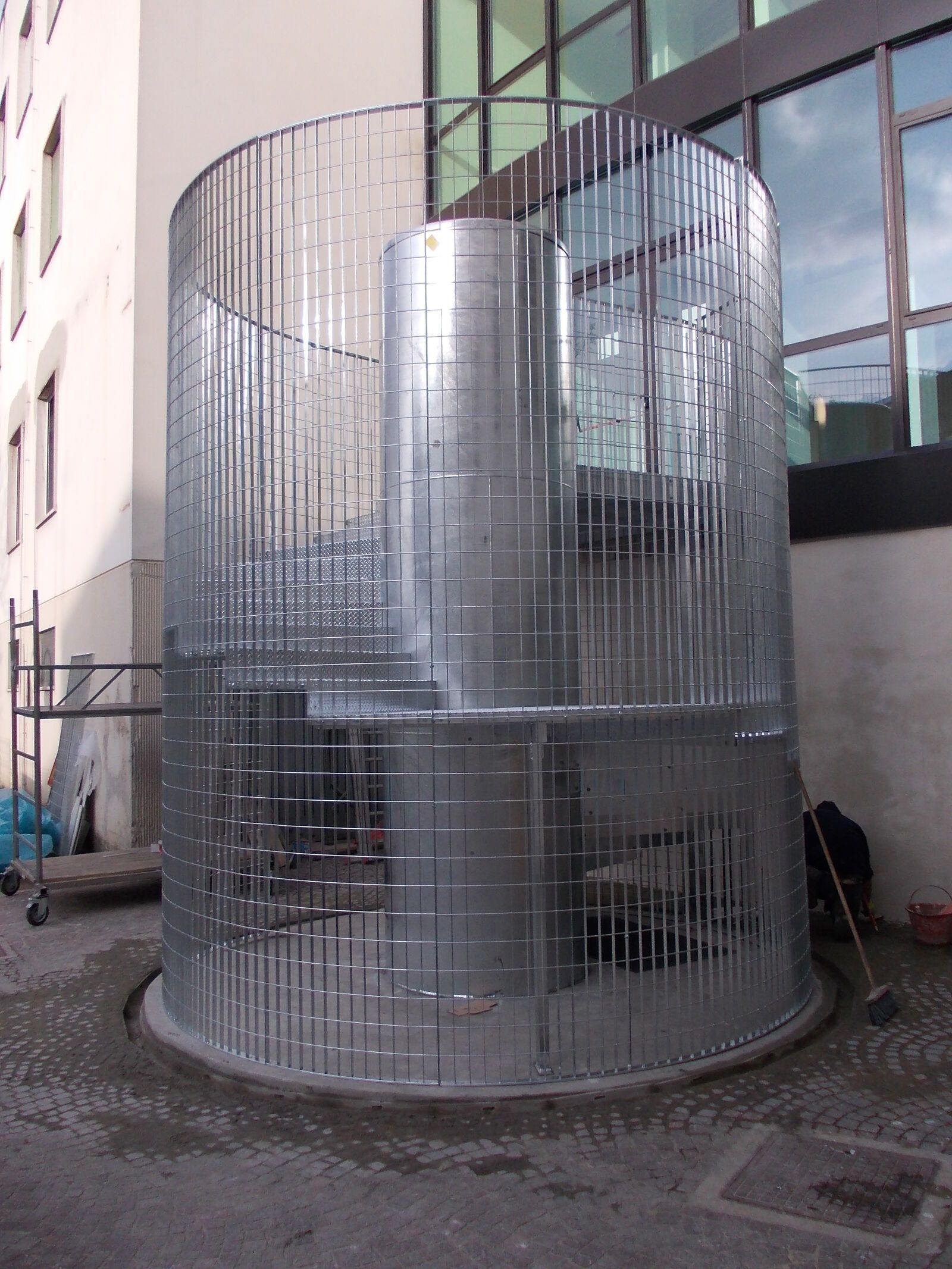 Scala di sicurezza a chiocciola Effevi per Ospedale San Giacomo Apostolo (125_01.jpg)