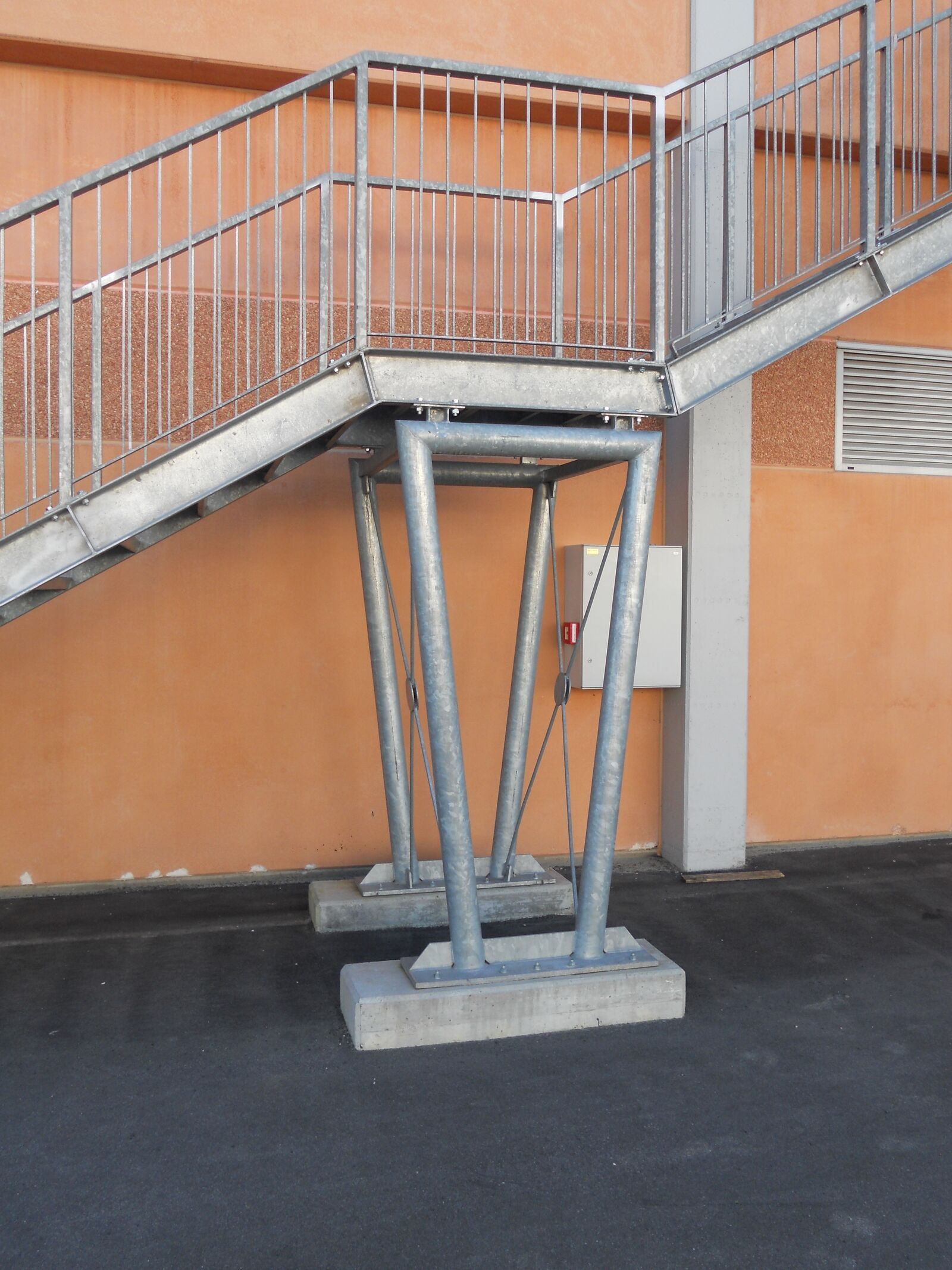 Scala di sicurezza Effevi per Palavillanova (172_05.JPG)