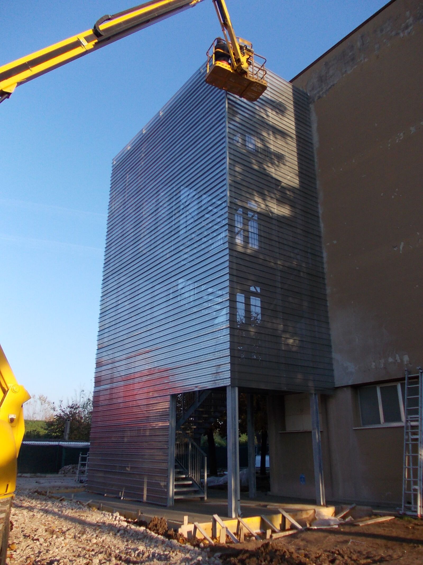 Scale di sicurezza rivestita Effevi per Casa di Riposo Domenico Cardo (133_13.jpg)