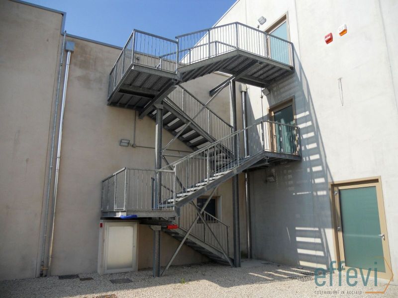 Scala di sicurezza Effevi per Cosmetici Vagheggi