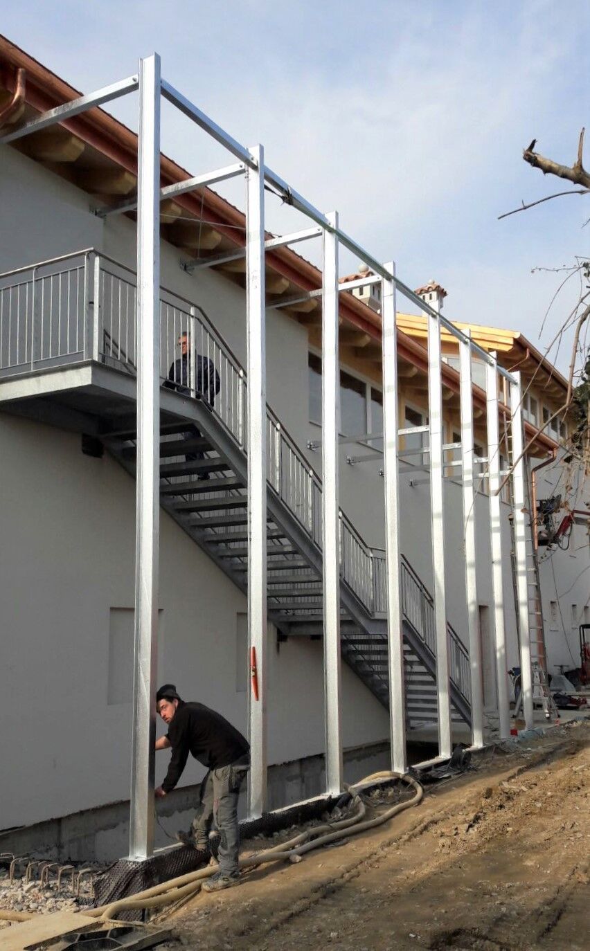 Scale di sicurezza rivestita Effevi per Camping Piani di Clodia (137__1.JPG)