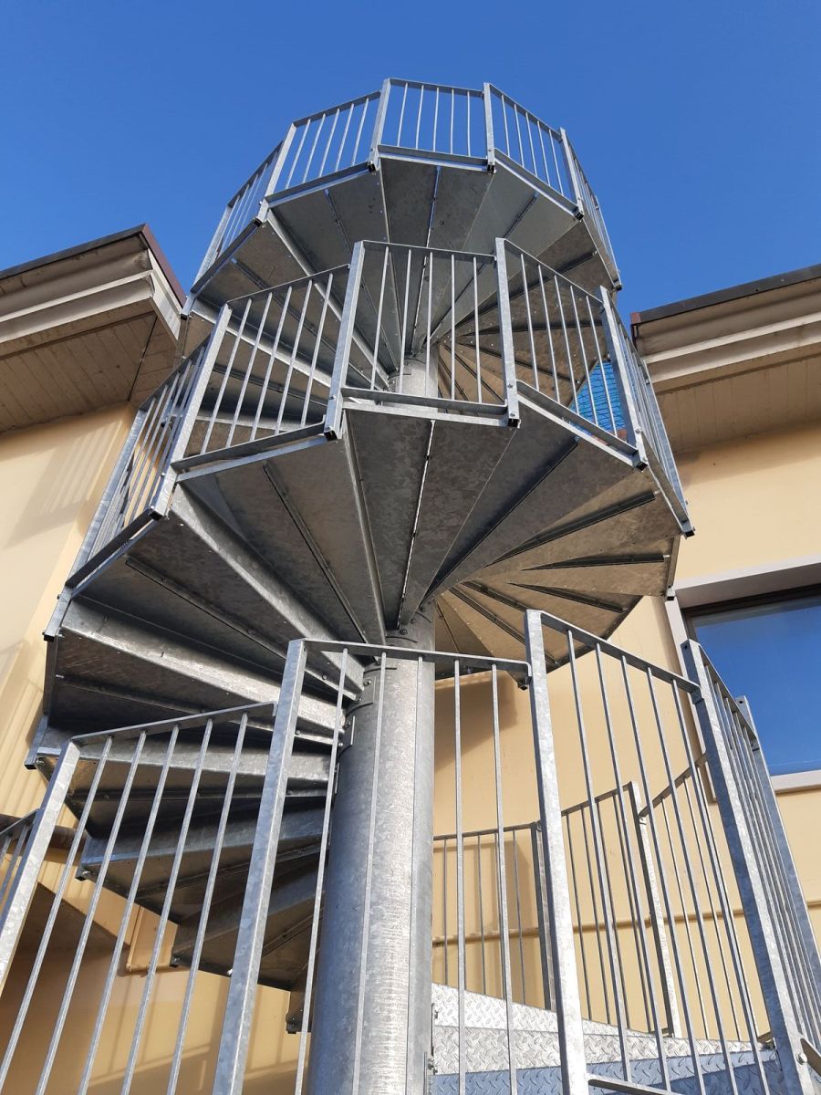 Scala di sicurezza a chiocciola Effevi per Quintarelli (123_02.jpg)