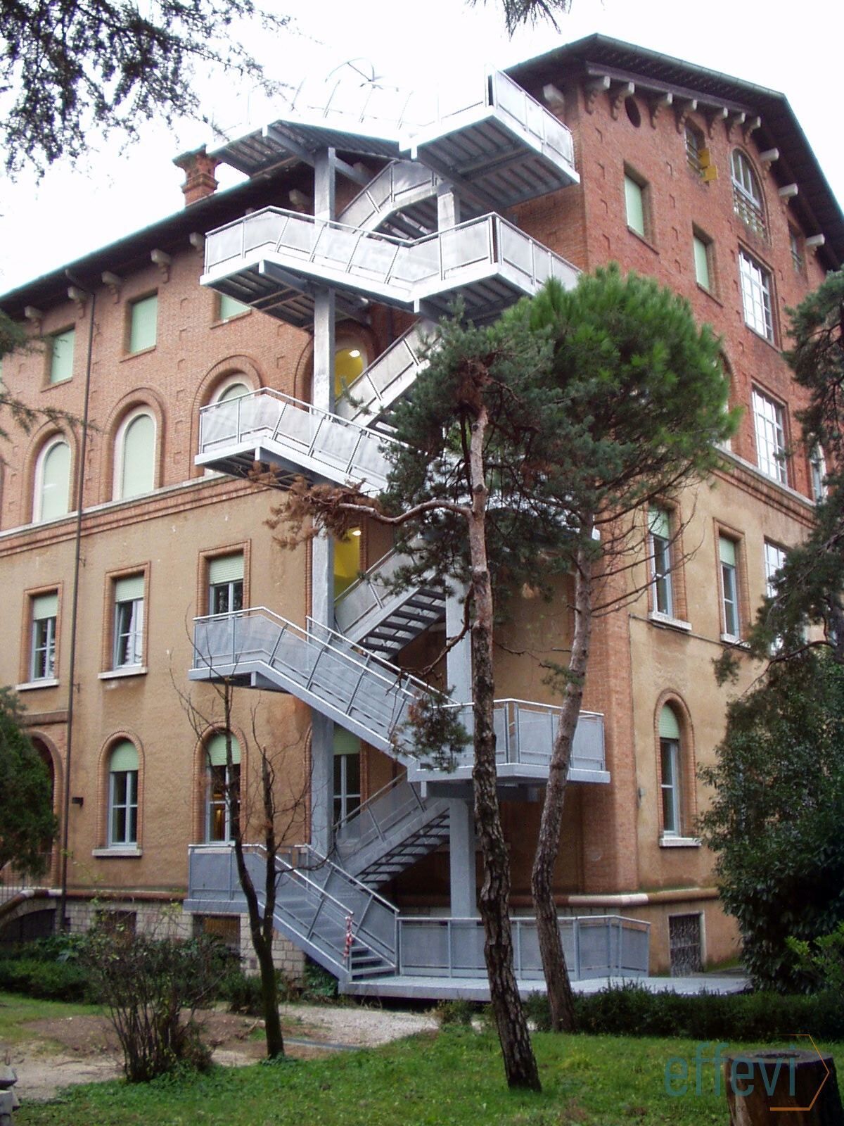 Scala di sicurezza Effevi per Istituto Brocchi (171_04.jpg)