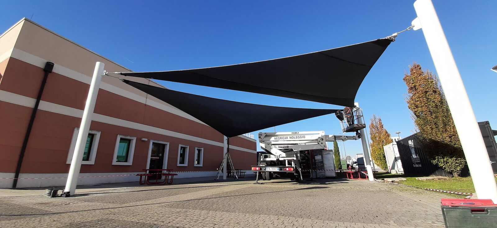 Tensostruttura Effevi per Caserma del Din (87__2.jpg)