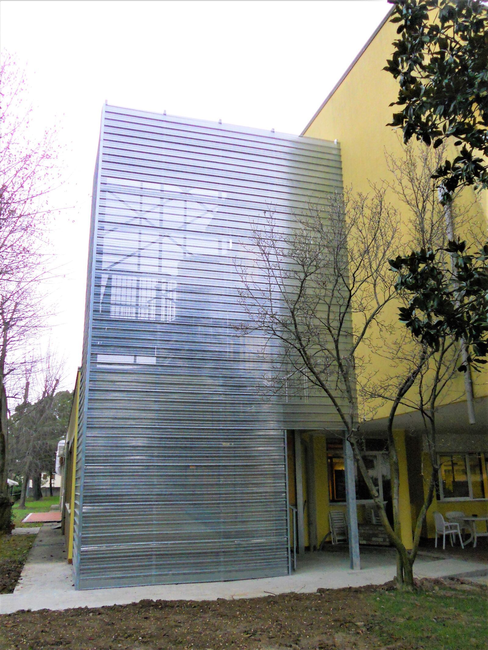 Scale di sicurezza rivestita Effevi per Casa di Riposo Domenico Cardo (133_04.JPG)