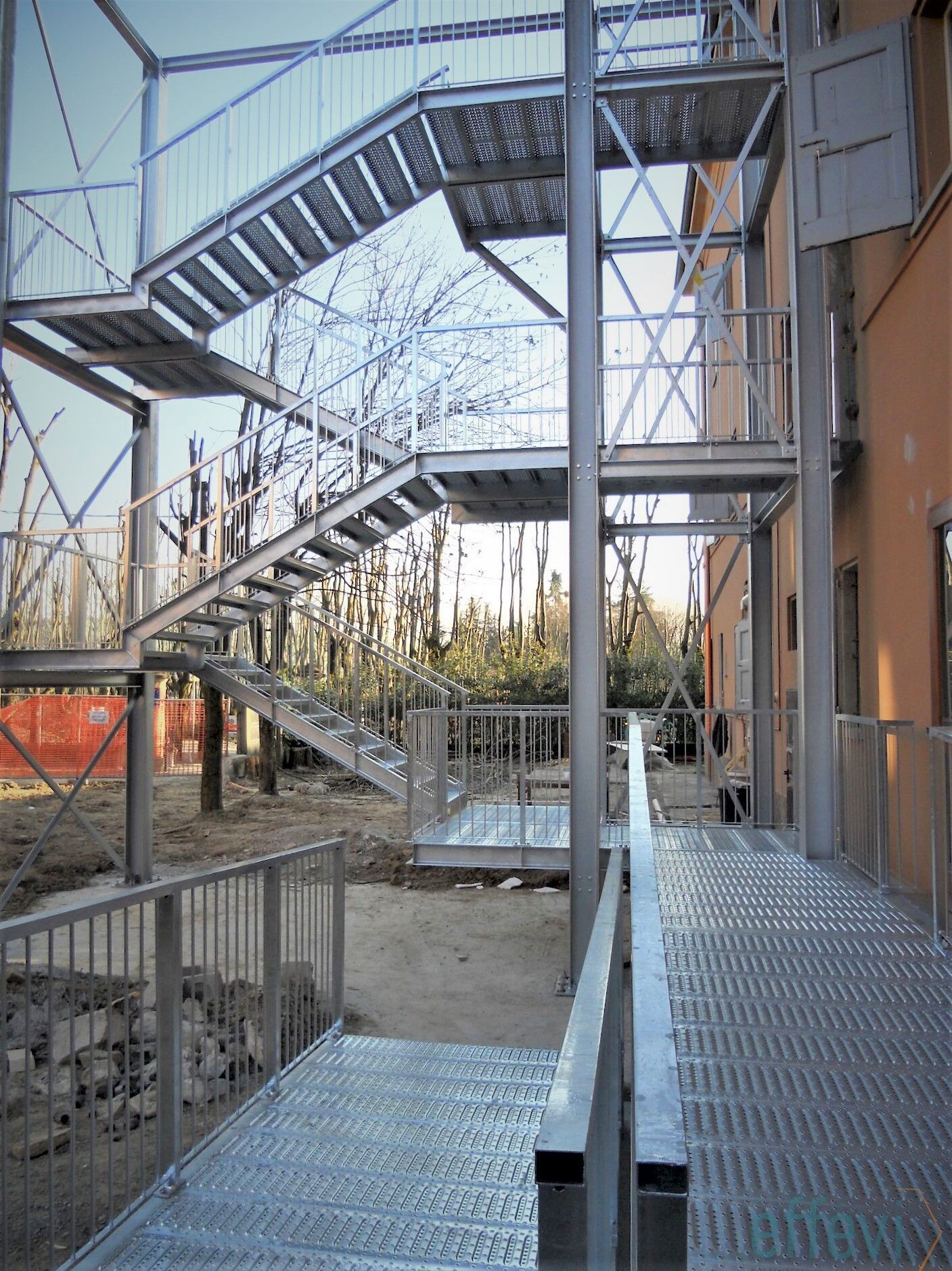 Scala di sicurezza Effevi per Scuola Materna Don Panizzoni (157_02.jpg)