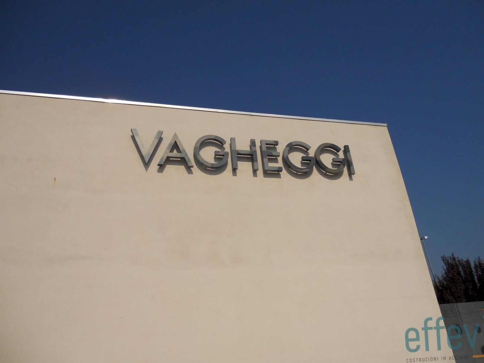 Totem pubblicitario Effevi per Cosmetici Vagheggi (89__6.jpg)