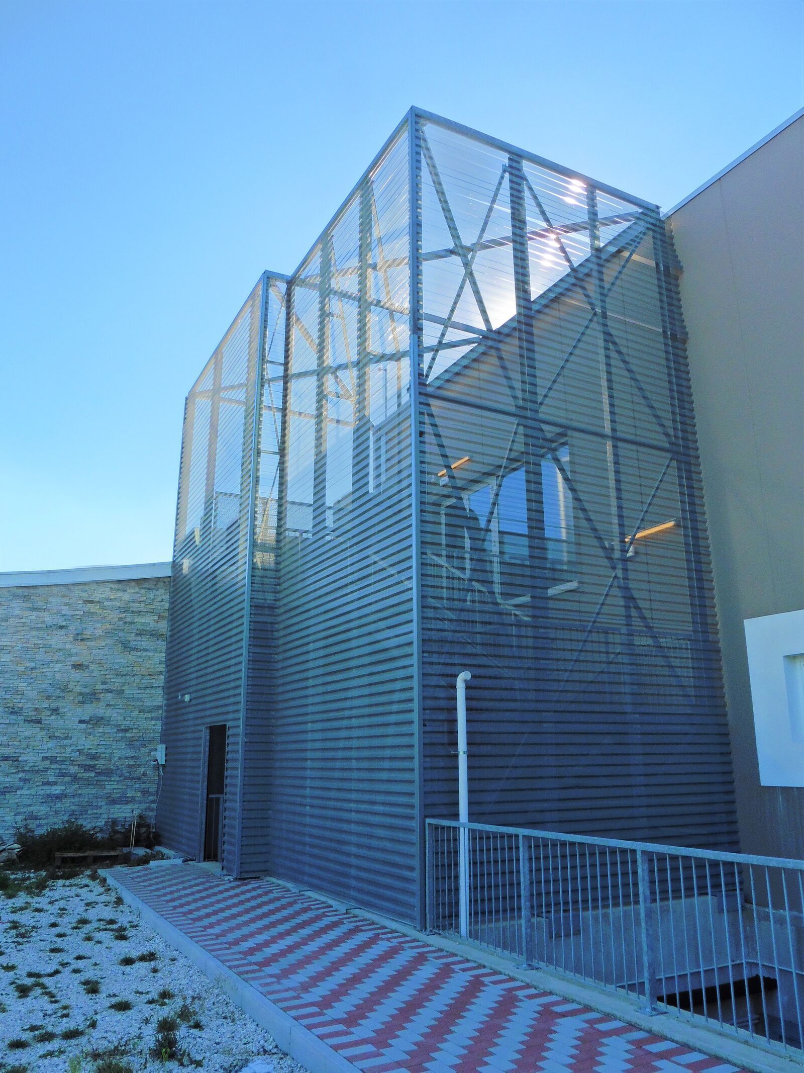 Scale di sicurezza rivestita Effevi per Piscina Comunale di Arzignano (134_05.JPG)