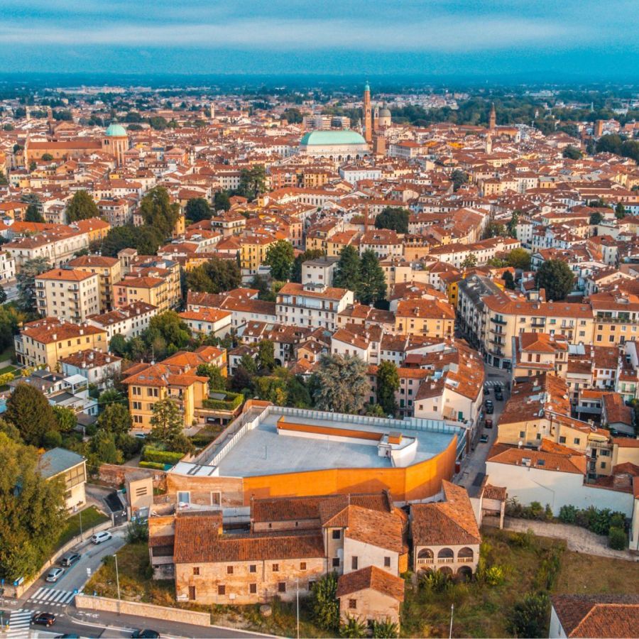 Parcheggio multipiano di Vicenza: verso il completamento con trattamento REI e soluzioni in acciaio d'avanguardia