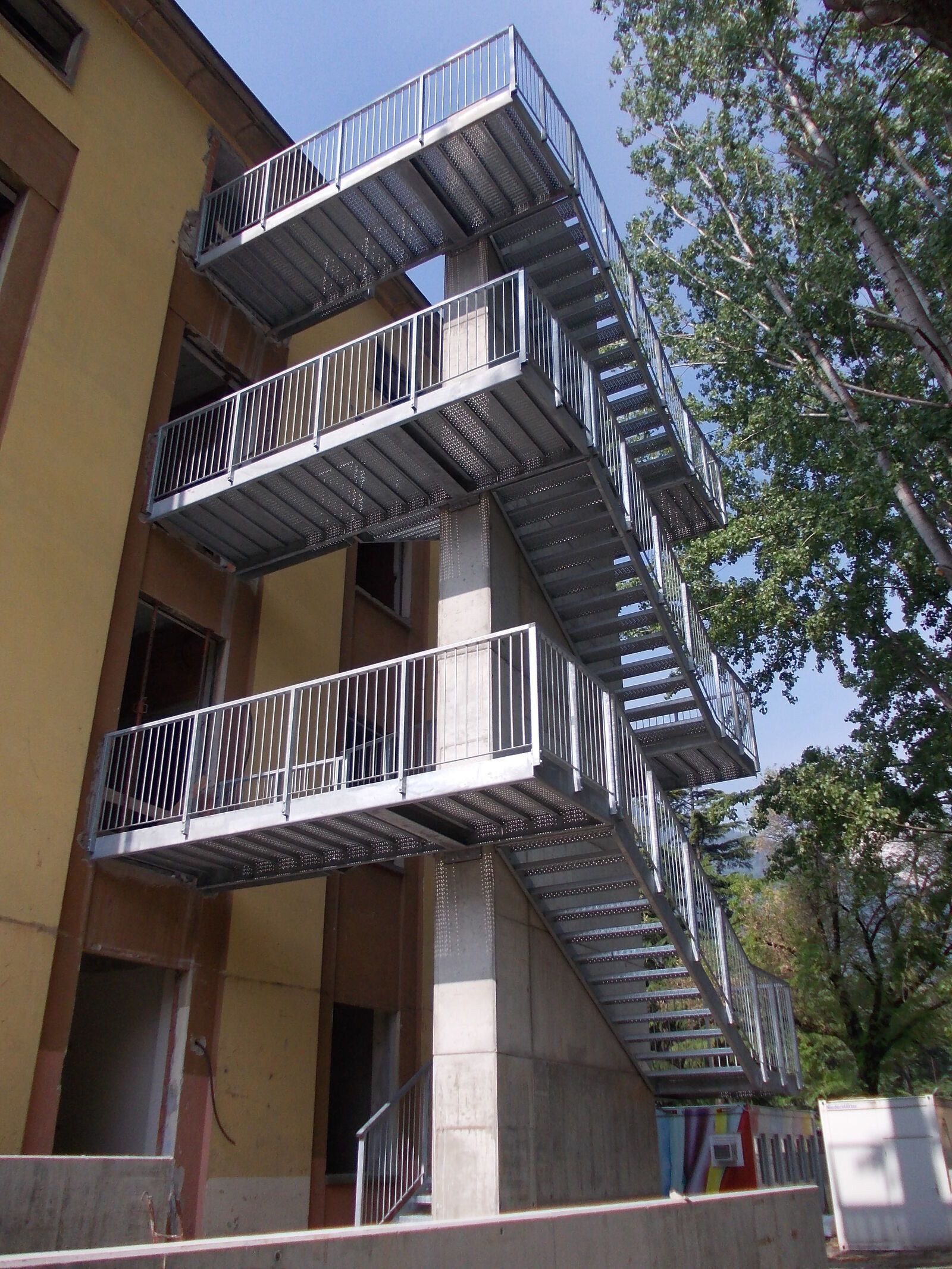 Scala di sicurezza Effevi per Caserma Del Polonio (168_01.JPG)