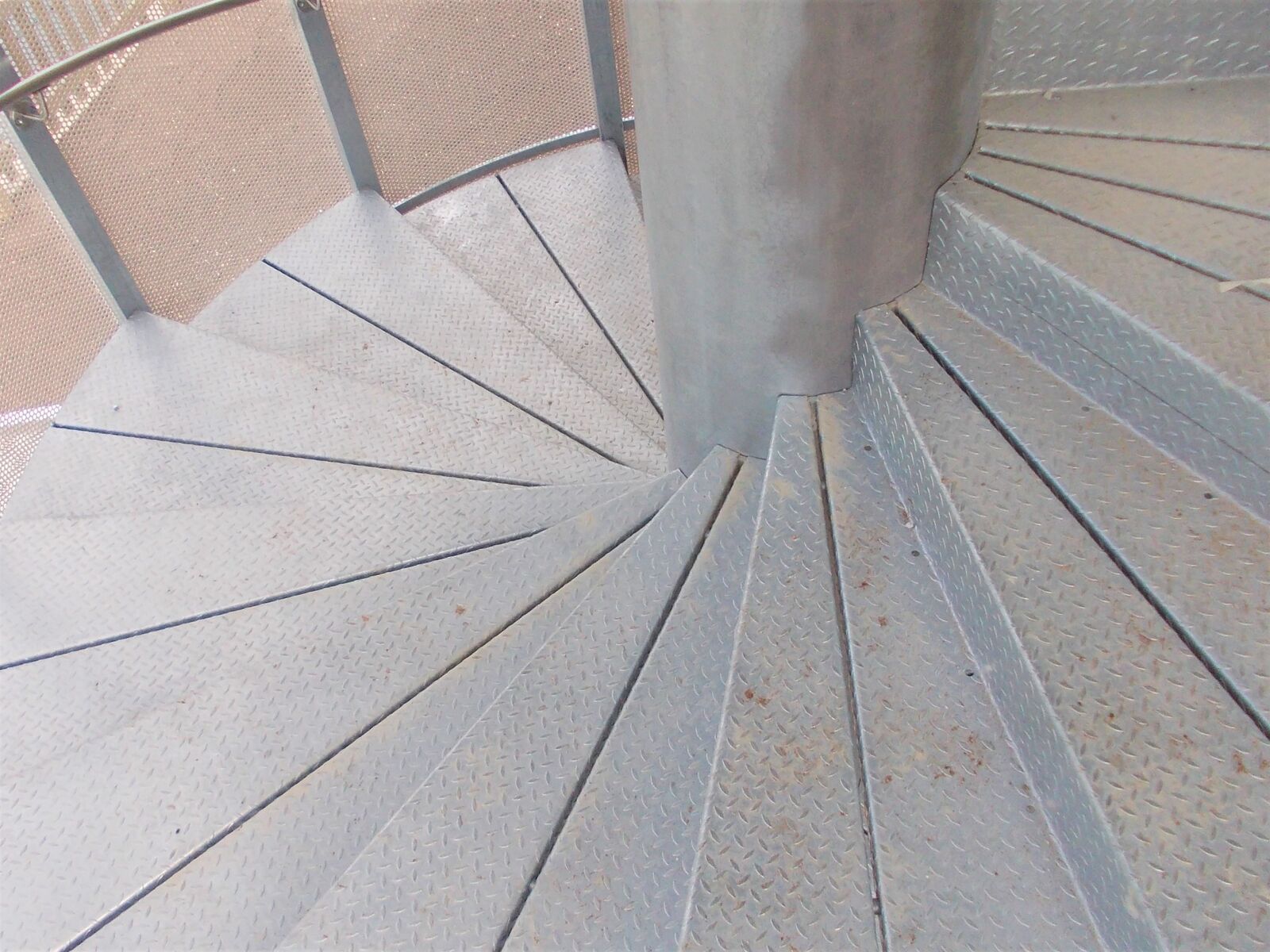 Scala di sicurezza a chiocciola Effevi per Camping Piani di Clodia (126__19.JPG)