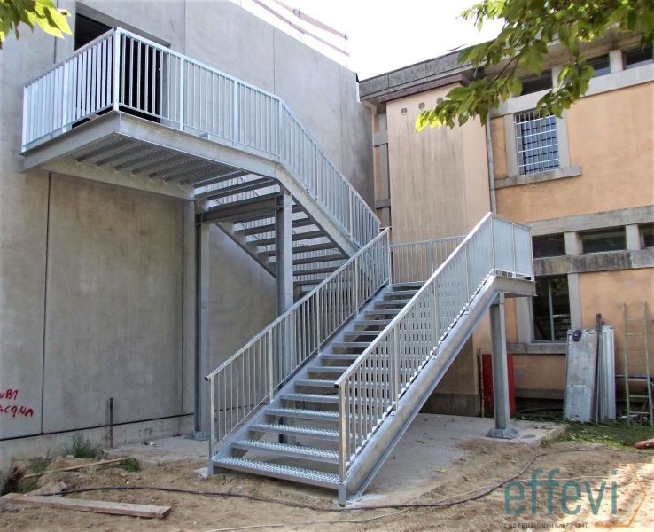 Scala di sicurezza Effevi per Scuola Elementare Gianni Rodari