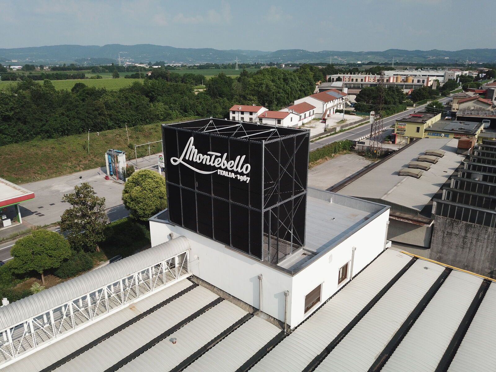 Totem pubblicitario Effevi per Conceria Montebello (88__22.JPG)