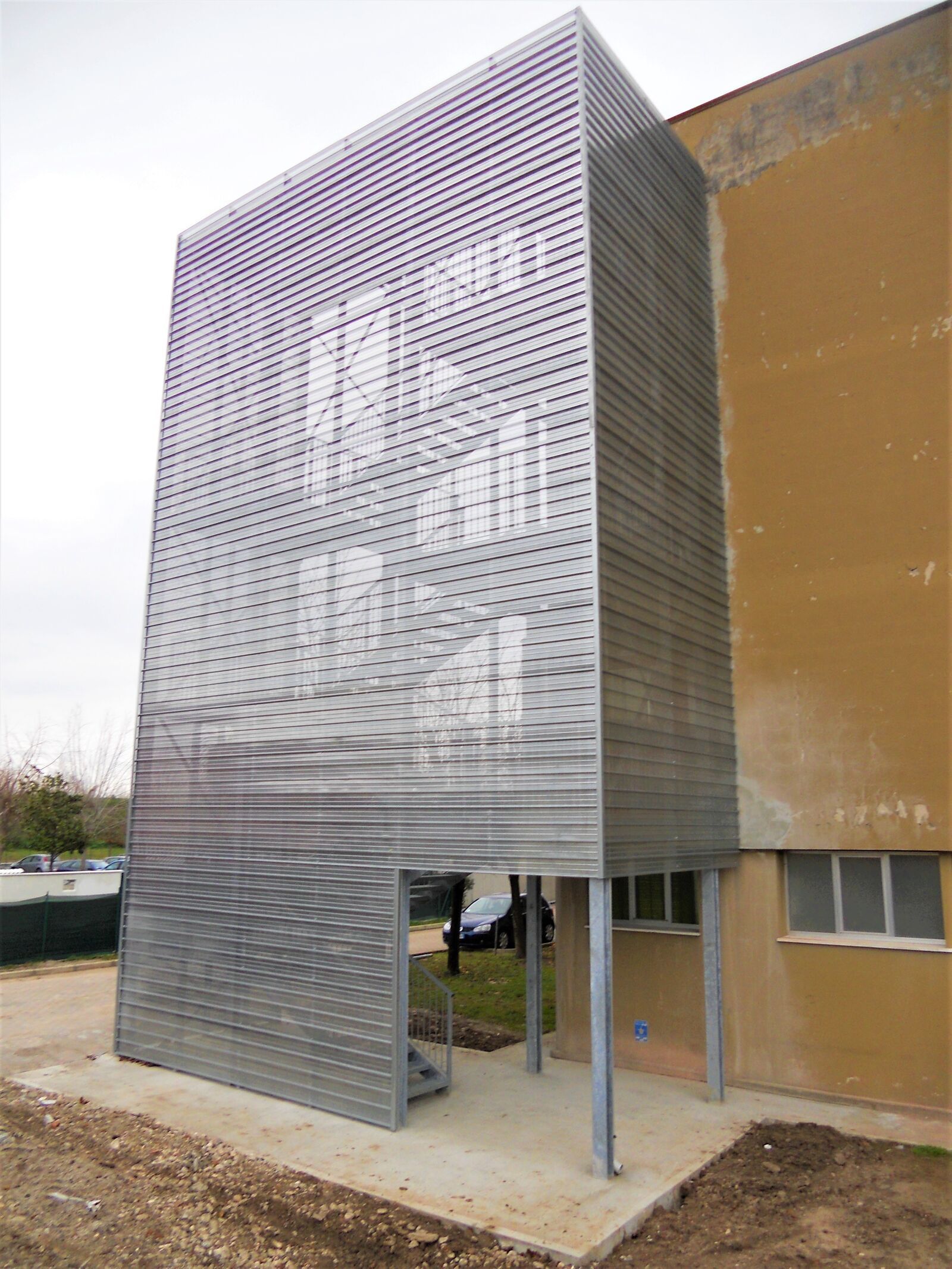 Scale di sicurezza rivestita Effevi per Casa di Riposo Domenico Cardo (133_14.JPG)