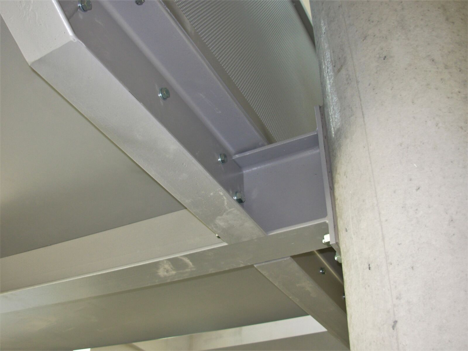 Scala di servizio architettonica Effevi per Scuola Media Giuseppe Ungaretti (116_09.jpg)