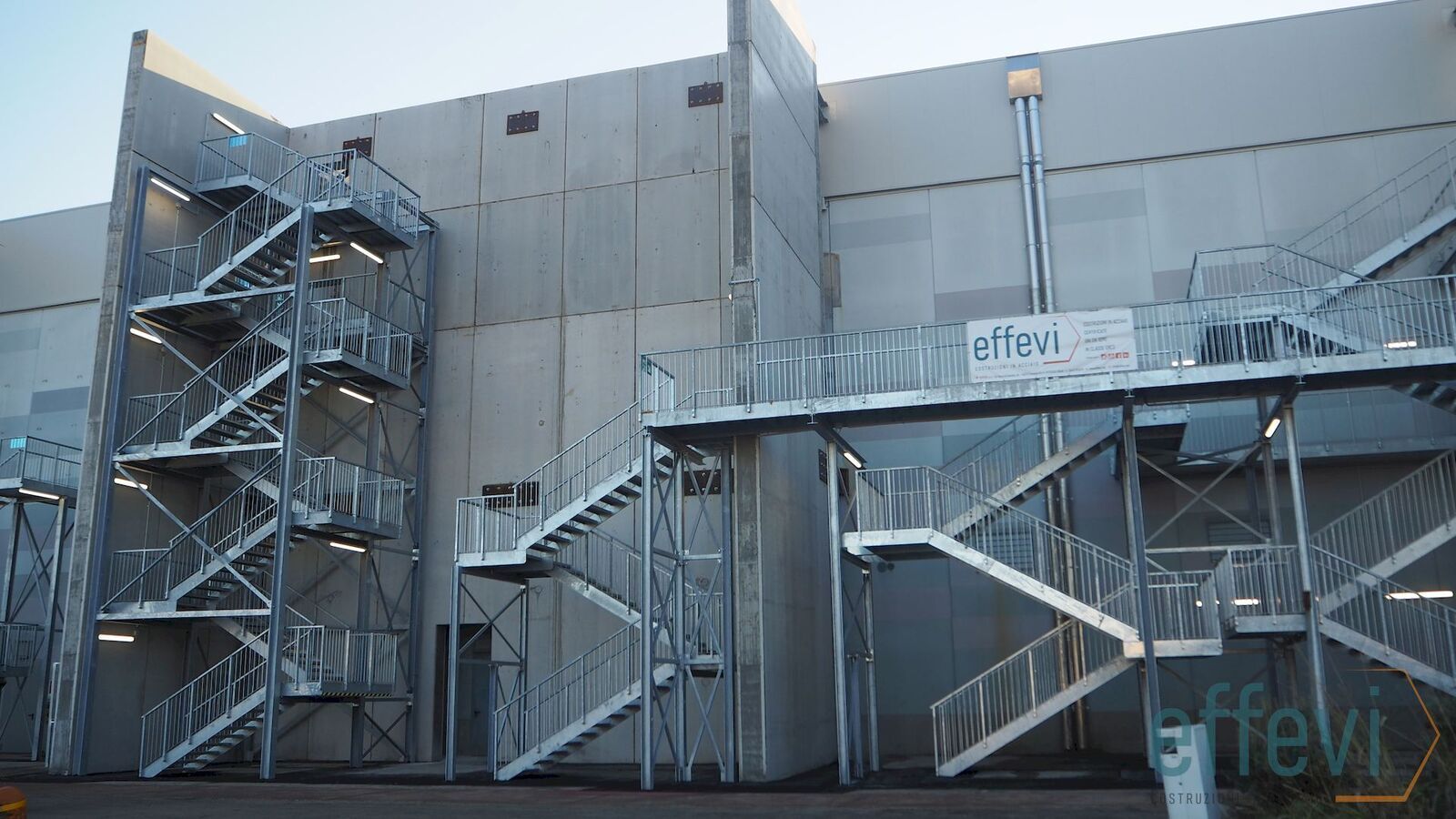 Scala di sicurezza Effevi per Uci Luxe Palladio (163_04.jpg)