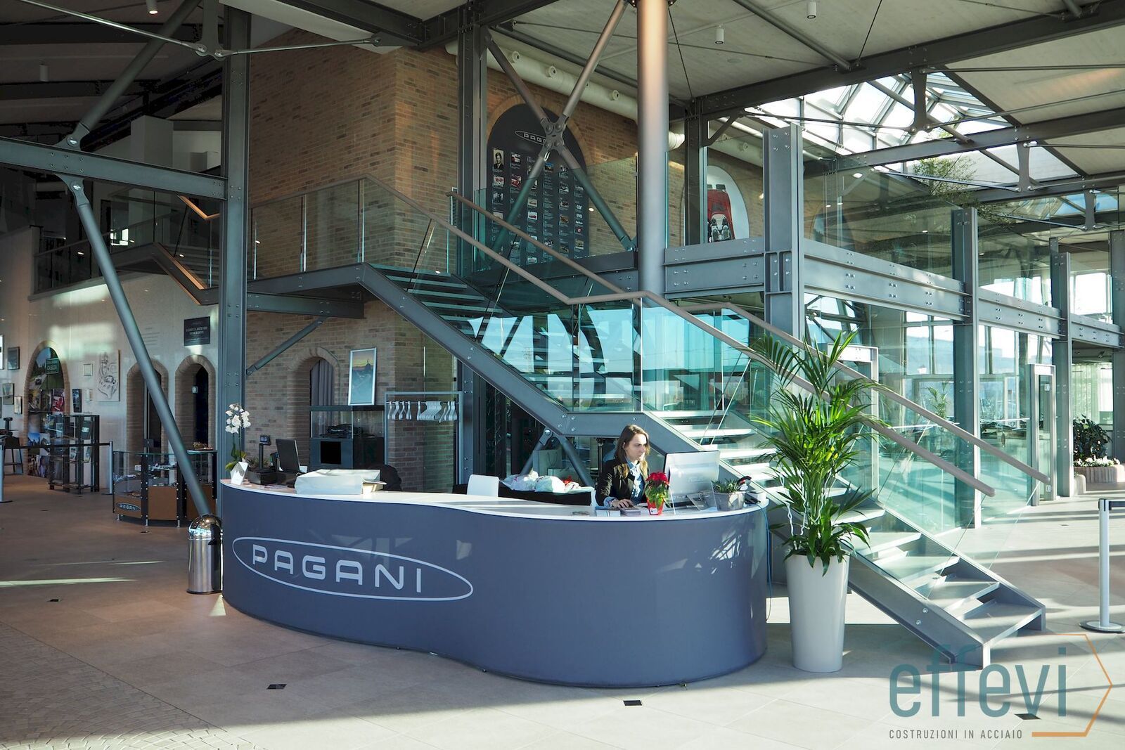Scala di servizio architettonica Effevi per Pagani Automobili (110_07.jpg)
