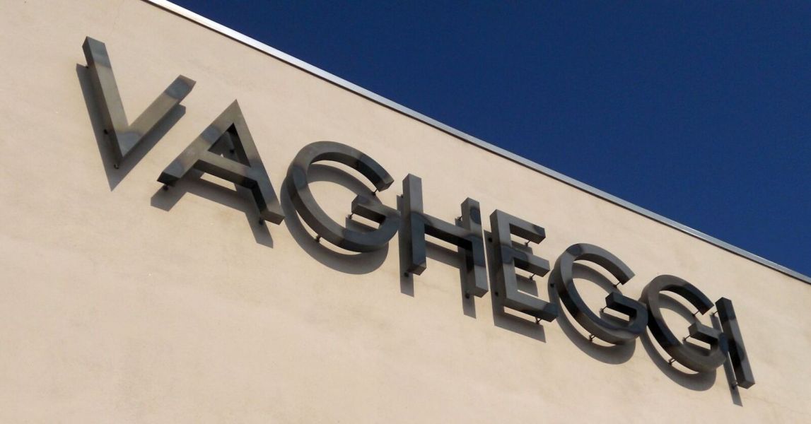 Totem pubblicitario Effevi per Cosmetici Vagheggi